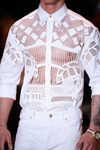 Look 27